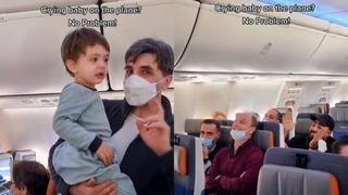 ¡En coro para tranquilizarlo! Pasajeros de avión cantan “Baby Shark” a un niño para que deje de llorar