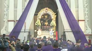 El Señor de los Milagros inicia su tercer recorrido procesional por las calles de Lima 