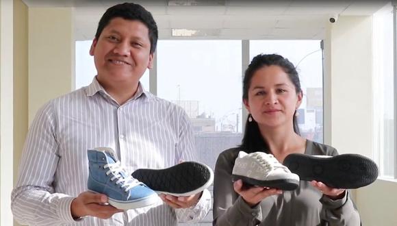 Los emprendedores Jesselyn Campomanes y Paúl Pinares elaboraron zapatillas y ballerinas a base de neumáticos y otros materiales reciclados. (Produce)