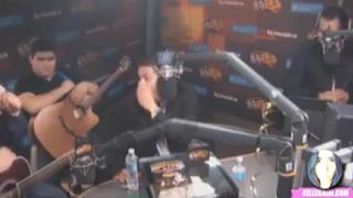 ¡Auch! Enamorado dedica serenata por radio pero termina descubriendo infidelidad (VIDEO)