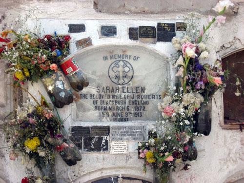 Sarah Ellen: La 'vampira' que se convirtió  en 'santa' 