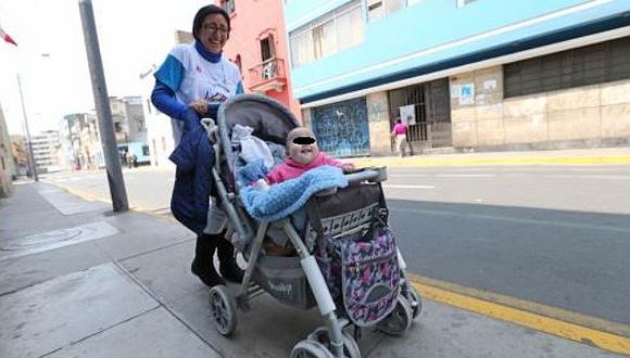 Censo 2017: mamita empadronó casas junto a su bebé en el Cercado de Lima (FOTOS)