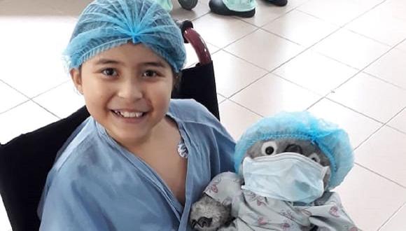 ​Cirujanos implantan un corazón artificial a una niña de apenas 10 años