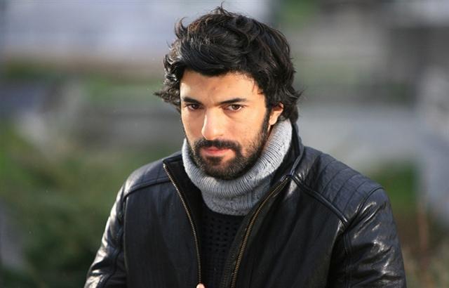 ¿Engin Akyürek,  Kerim de 'Fatmagül', envió saludos a fans peruanas? [VIDEO] 