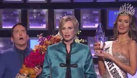 People's Choice Awards: Jane Lynch parodia error del Miss Universo [VIDEO]