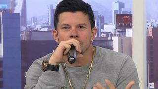 Mario Hart se olvida de las criticas y canta en vivo por primera vez (VÍDEO) 