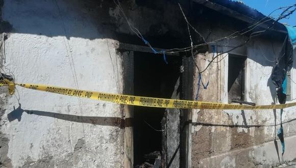 Ayacucho: la policía y los bomberos, hallaron el cuerpo del menor carbonizado en el interior de la vivienda siniestrada. (Foto: PNP)