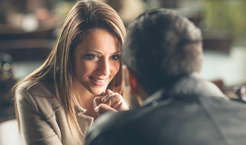 Estudio afirma que si un hombre te mira fijamente no es por amor