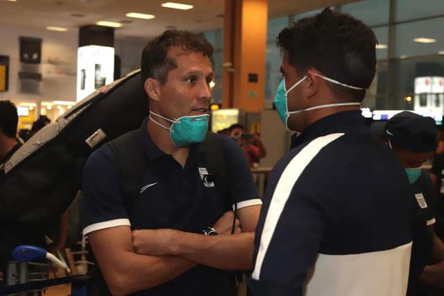 Alianza Lima viajó con mascarillas para evitar contagio de Coronavirus