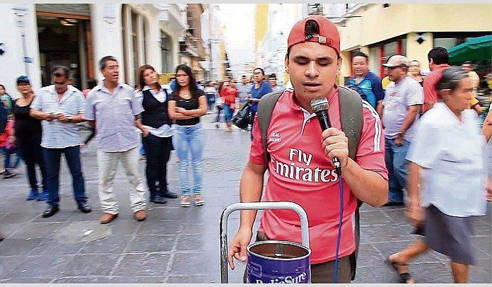 Alcalde Jorge Muñoz saca a invidentes: ya no pueden cantar en el jirón de la Unión 