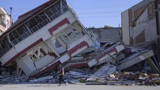 Terremoto en Turquía: Familia siria muere en incendio tras sobrevivir al sismo