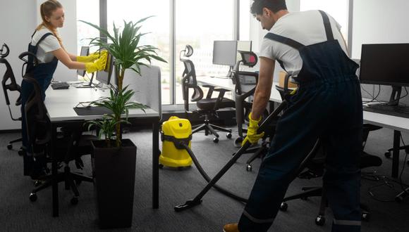 Un entorno saludable, limpio y pulcro reduce los riesgos de infecciones y enfermedades en las personas del entorno laboral.