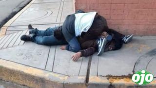Jóvenes se quedan dormidos en una extraña posición en Puno