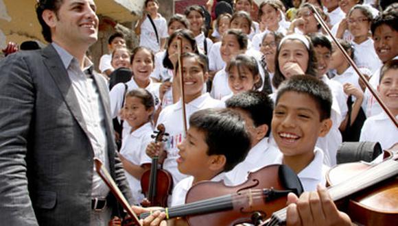 'Sinfonía por el Perú' firma convenio con orquesta Filarmónica De Viena