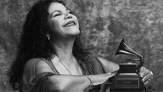 Eva Ayllón recibe Premio a la Excelencia en los Grammy Latino 2019 