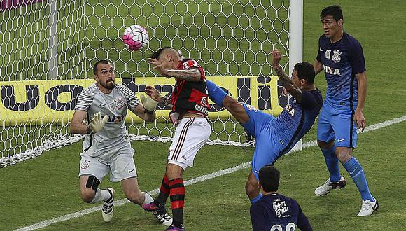 Paolo Guerrero salva con doblete al Flamengo en el 2-2 ante Corinthians [VIDEO] 