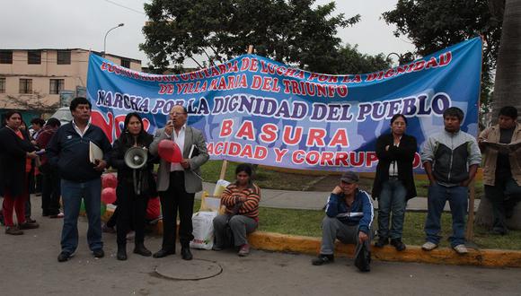 Vecinos de Villa María del Triunfo protestan contra su alcalde 