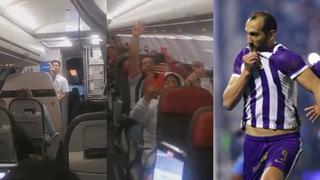 “Para verte campeonar”: hinchas de Alianza Lima y tripulación de un avión emocionados ante de partir a Ayacucho | VIDEO