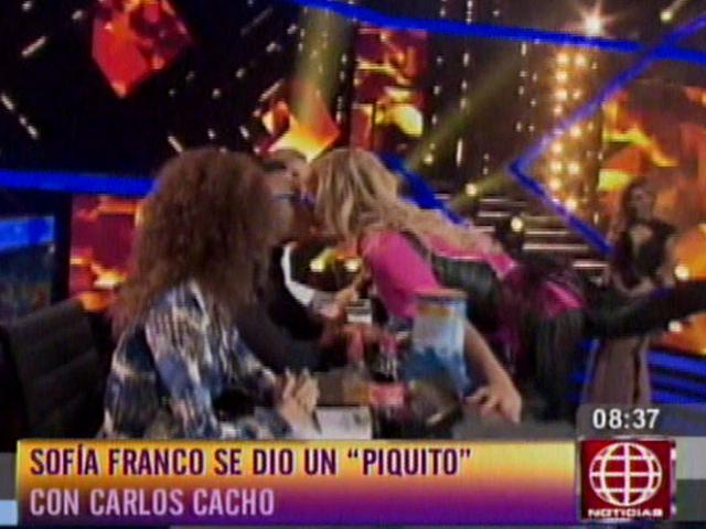 El Gran Show: Sofía Franco sorprende con beso a Carlos Cacho [VIDEO] 