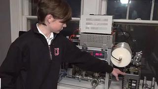 Chico de 14 años crea reactor nuclear en su casa