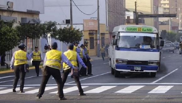 Municipalidad de Lima: Choferes huyen de fiscalizadores en operativos [VIDEO]