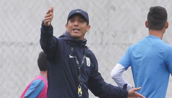 Guillermo Salas asumió la dirección técnico del cuadro blanquiazul tras la salida de Carlos Bustos. (Foto: Alianza Lima).