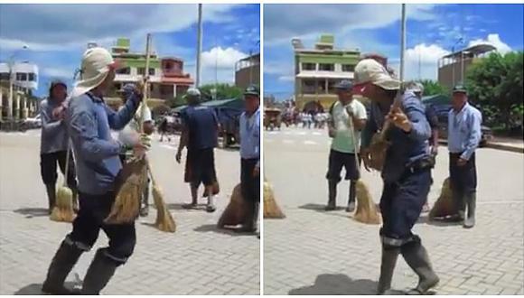 Facebook: barrendero pone la alegría en La Libertad pese a huaicos e inundaciones (VIDEO)