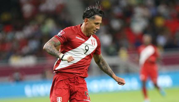 Gianluca Lapadula tiene 7 goles en 22 partidos en la selección peruana. (Foto: AFP)