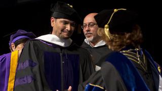 Víctor Manuelle recibe el grado de Doctor Honoris Causa en Artes