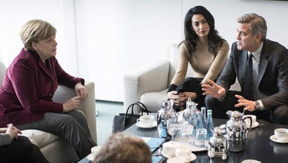 George Clooney se reúne con canciller alemana por refugiados sirios