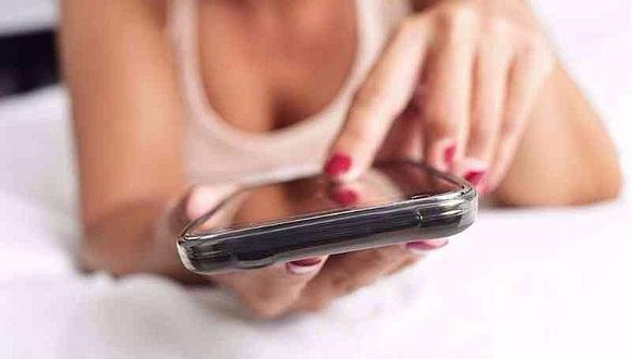  ¿Hombres o mujeres? ¿Quienes son más propensos a revisar el celular de su pareja?