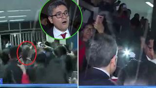 Estudiantes aplauden y piden selfies a José Domingo Pérez tras taller de derecho procesal (VIDEO)
