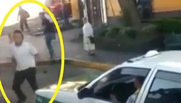 Se viraliza imagen de chofer con machete en mano durante pelea | VIDEO