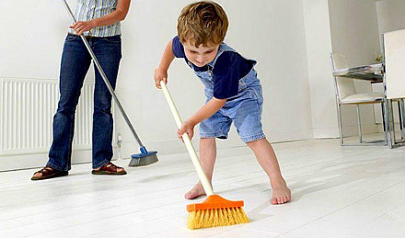 Los hijos deben colaborar  en el hogar desde los tres años