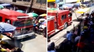 Ambulantes dificultan paso a bomberos que iban a atender incendio (VIDEO)