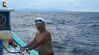 Japonés de 73 años es un crack de la natación y bate récord