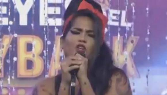 Katia Palma se convierte en Amy Winehouse y  sorprende con playback [VIDEO]