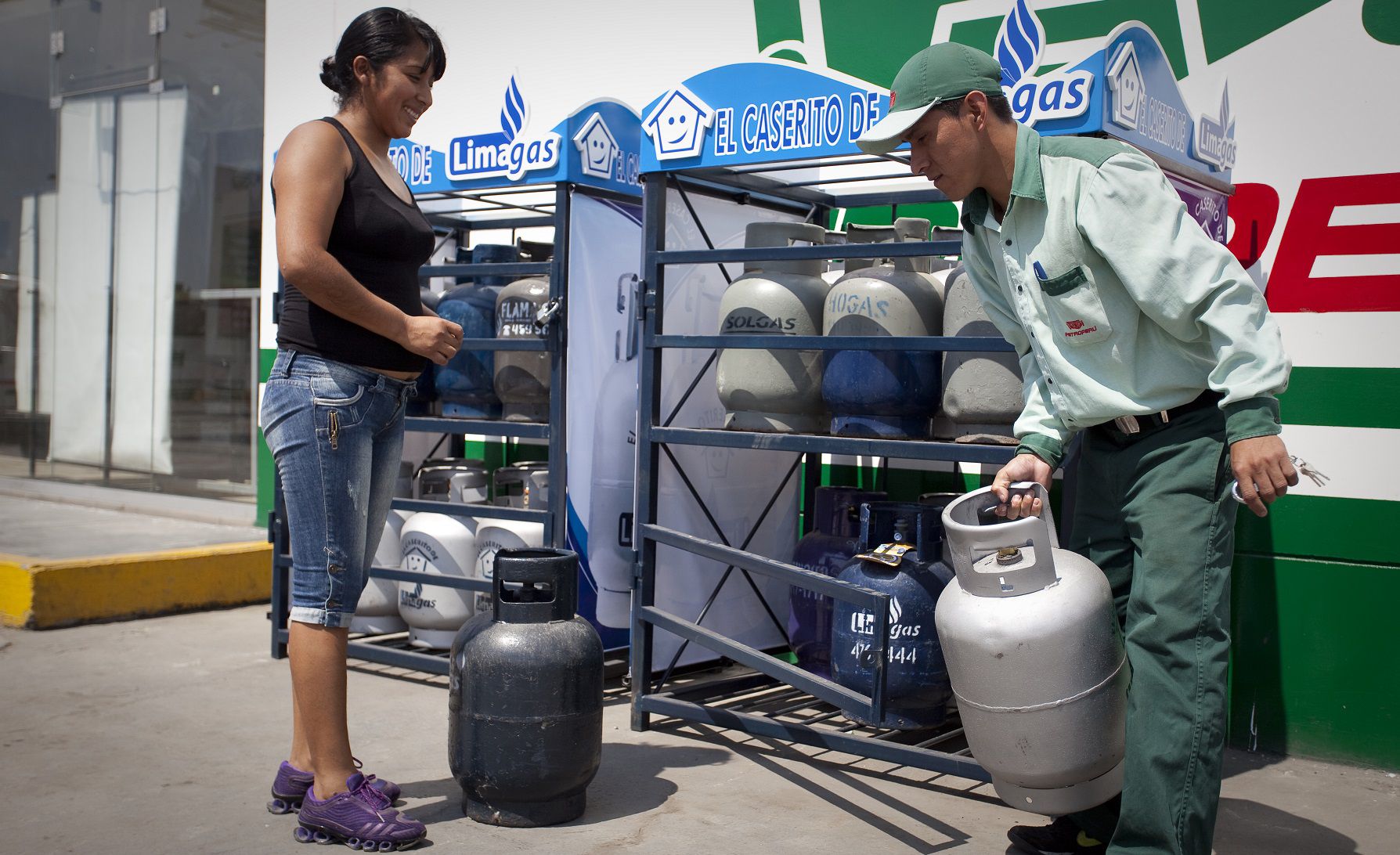 “El  promedio del precio del balón de 10 kilos entre los países de América Latina, que no reciben subsidios, es de S/45. Nuestro promedio de precios es S/39,1. Es claro que estamos muy por debajo del promedio", dice Cabada. (Foto: Mayer Abanto / El Comercio)