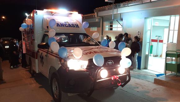 Entregan ambulancias para ayudar a pacientes con COVID-19 (Foto: Gore Áncash)
