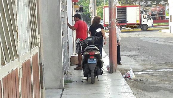 Trujillo: utilizan vereda como estacionamiento de motocicleta