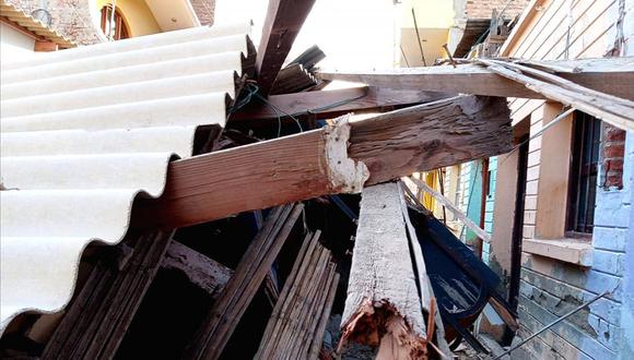 Piura: vivienda rústica en segundo piso se derrumbó por fuertes vientos