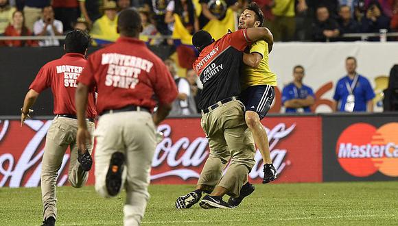 Colombia vs. Chile: Hincha sorprende tras ingresar a la cancha en pleno partido [VIDEO] 