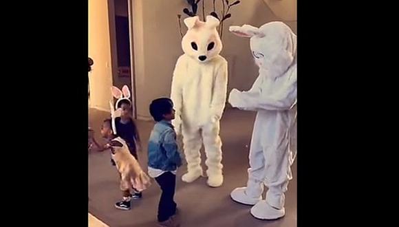 Kanye West y Tyga se disfrazan de conejitos para sorprender a sus hijos [VIDEO] 
