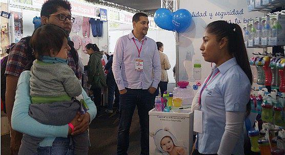 La fiesta del Mundial de fútbol se vive en la 'Expo Maternidad' del Jockey Club