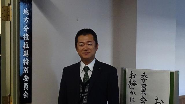 El político aseguró que ahora planea invertir lo ganado en las mascarillas en la lucha contra el coronavirus en su prefectura. (Facebook / Hiroyuki Morota)