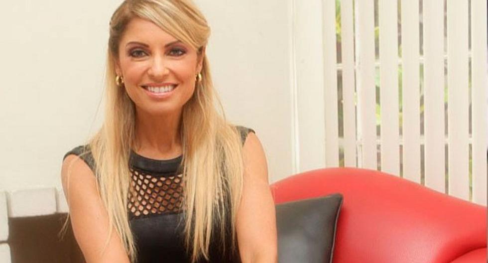 Karina Rivera posa muy sensual junto a su hija en portada MUJER OJO