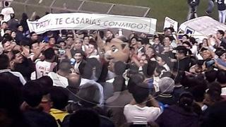​Hincha hace pedida de mano en pleno Universitario vs. Sporting Cristal (VIDEO)