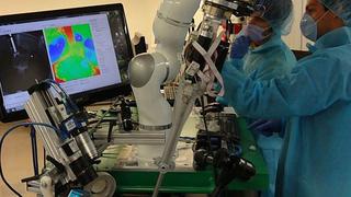 Robot cirujano opera con más precisión que médicos reales 
