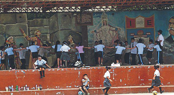 SUTEP pide postergar hasta nuevo aviso el año escolar 