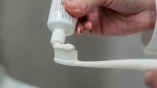 ¿Qué se puede limpiar con pasta de dientes?